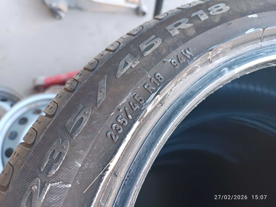 4бр. летни гуми 235/45/18 Pirelli
