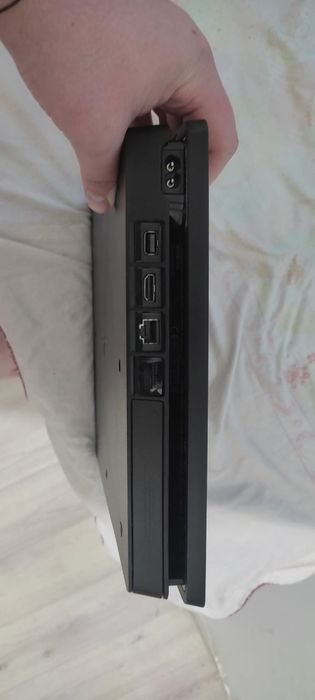 Игровая приставка Ps4