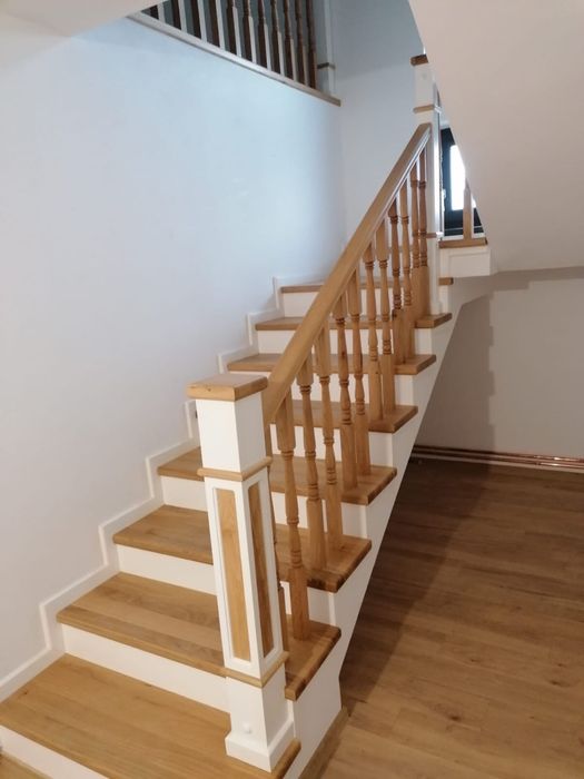 Scari din lemn masiv stejar / placare scari stejar / balustrada lemn