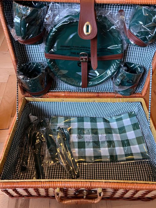 Красива кошница за пикник