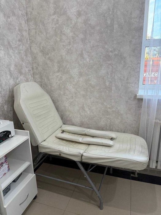 Продам кушетку косметологическую