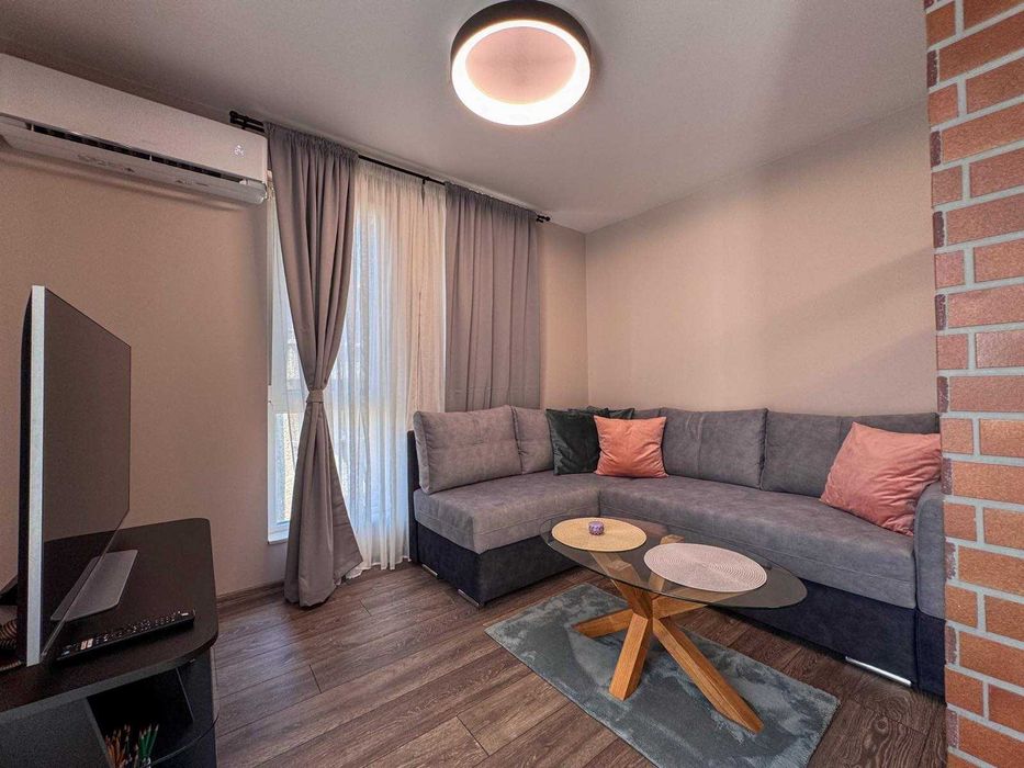 Дава се под наем Двустаен апартамент в Бургас, Център - 65 кв.м за 867 € - Снимка #6