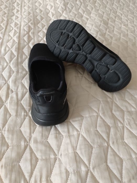 Спортни обувки skechers