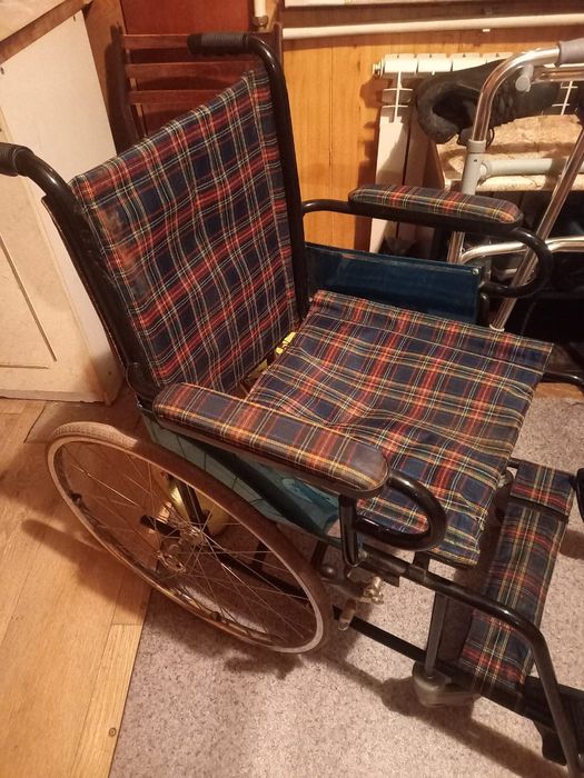 Инвалидная коляска