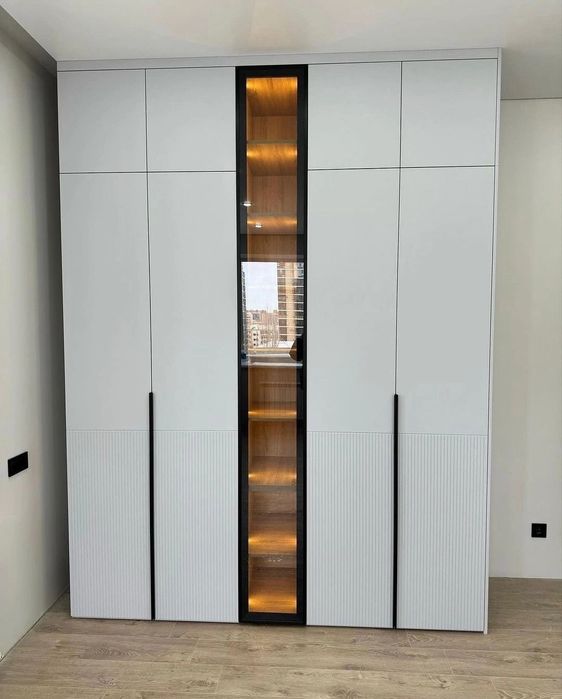 Шкаф на заказ  .