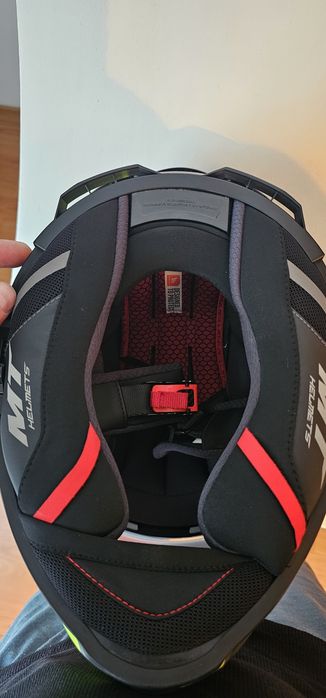 Cască MT  THUNDER 4 SV. Aprope nouă!