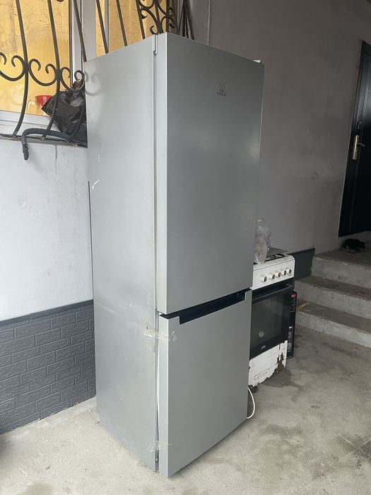 Холодильник сатылады