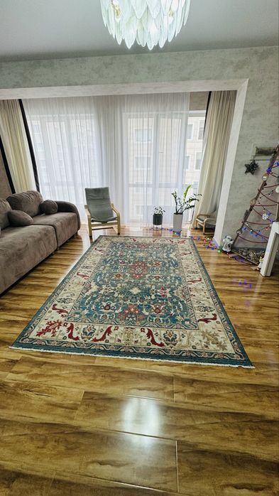 Ковер красивый 2/3