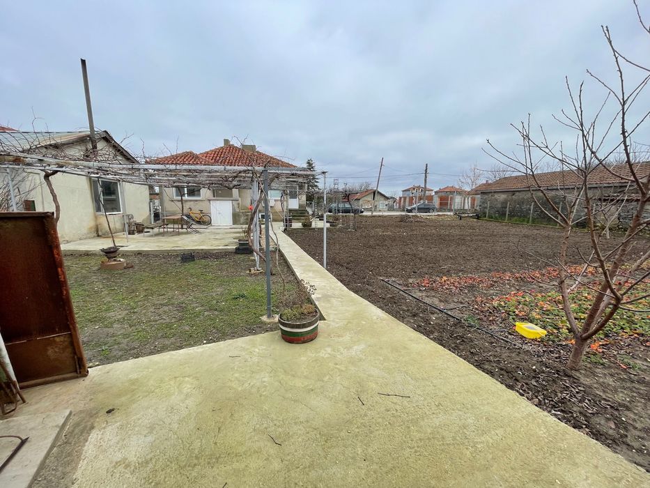 Продава се Къща в Каварна - 410 кв.м за 610 €/кв.м - Снимка #3