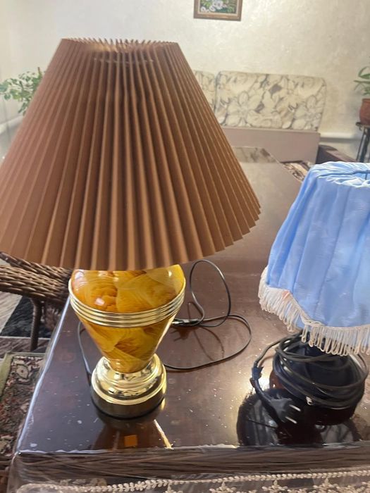 Продаются настольныые светильники