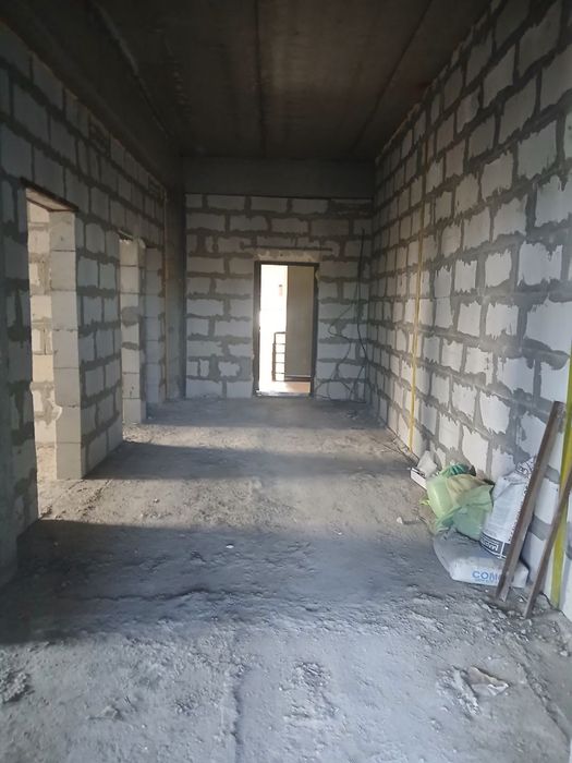 Квартира сотилади узимники 3 хоналик келиштириб бераман