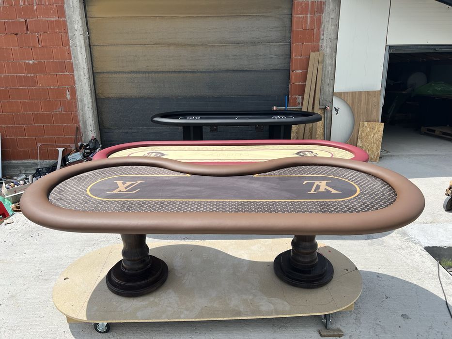 Masa poker stoc | mese poker la comanda stoc cu accesorii scaune jetoane tor ce iti trebuie pentru deschis club poker CustomTables.eu #pokerclub #topg