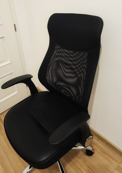 Ергономичен офис стол