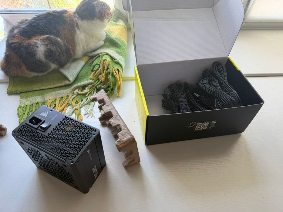 Блок питания Corsair RM750E