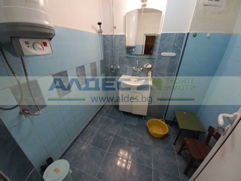 Просторен, непреходен двустаен ап. в Сухата Река!