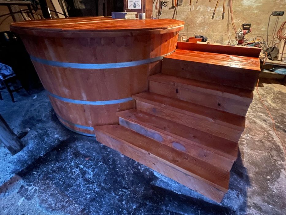 Ciubăr cu podium din lemn