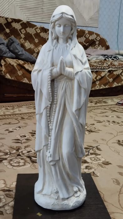 Садовая фигура ,,дева Мария,,