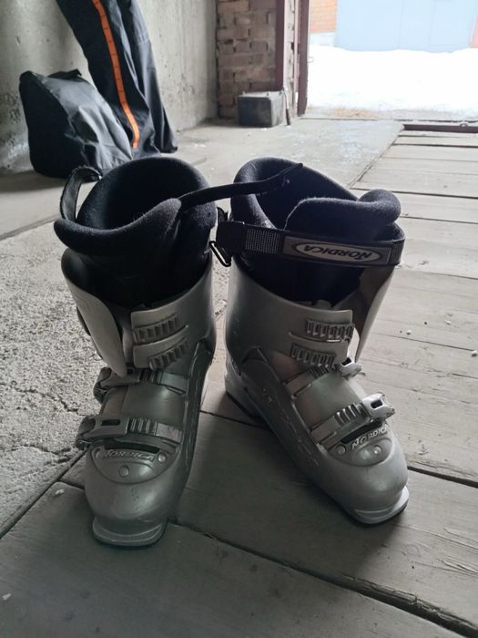 Горнолыжные ботинки