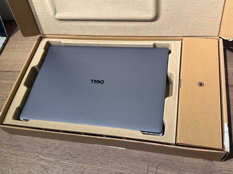 Laptop Dell Precision Pro Max 18 Plus Ultra9 64GB Ram RTX Pro 4000 5TB