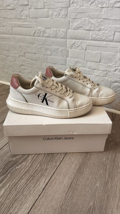 Кецове от естесвена кожа Calvin Klein