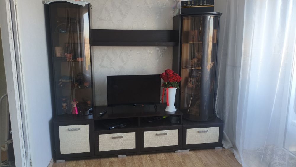 Продам стенку состояние хорошее