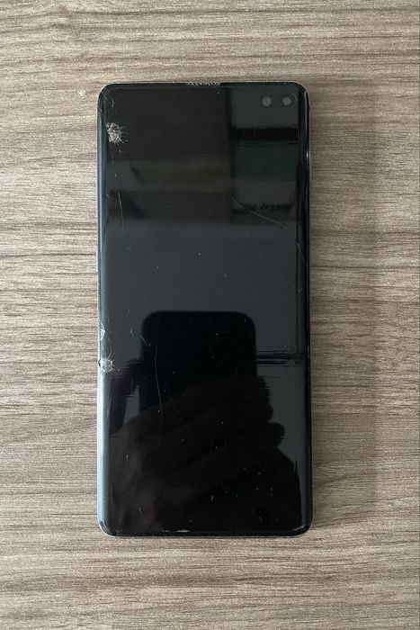 Самсунг s10+    .