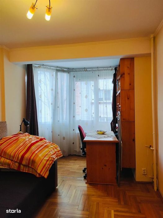 Apartament 3 camere pe Stefan Cel Mare