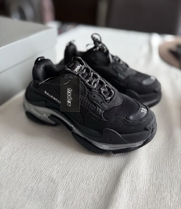Balenciaga triple s ЧИСТО НОВИ (38)