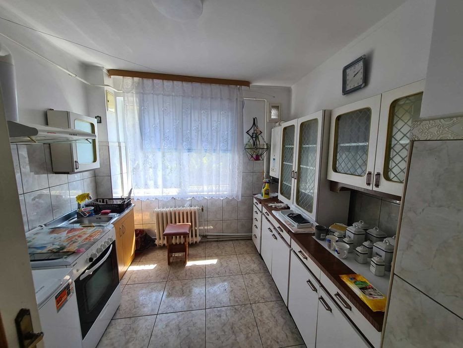 Vând apartament cu 3 camere