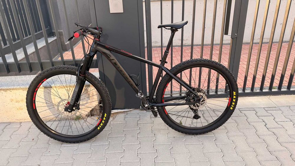 Маунтинбайк Drag Hardy 9.0 M – RockShox 35 Gold, Shimano CUES/XT 1x11, Dropper, Tubeless