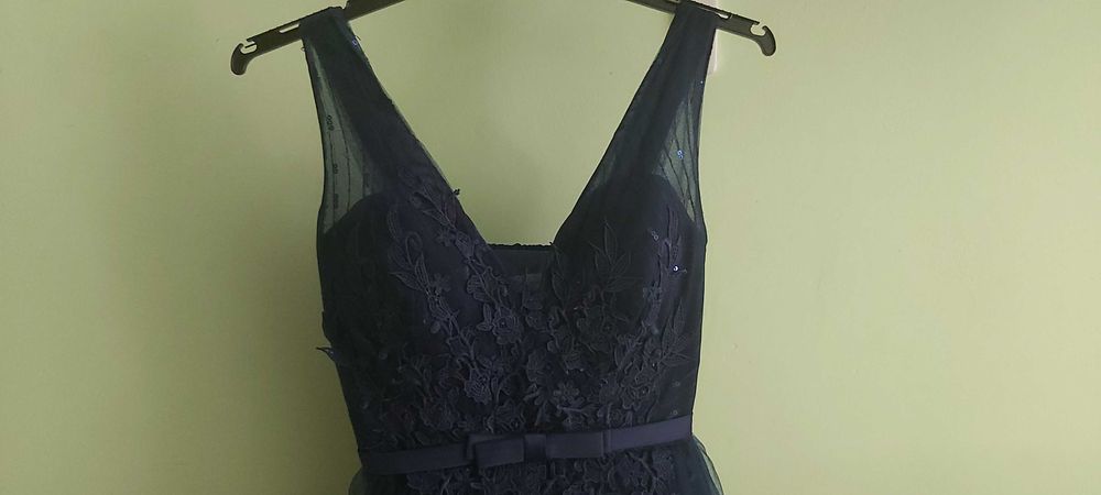 Rochie cu tul albastru de ocazie