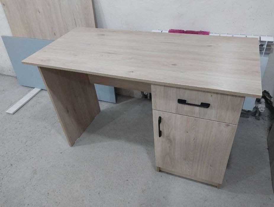 Maktab uchun kompyuter stol