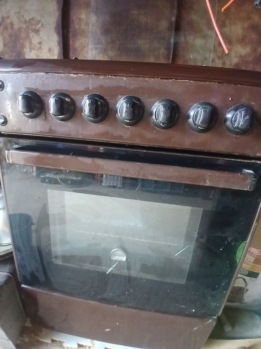 Продам газ плиту