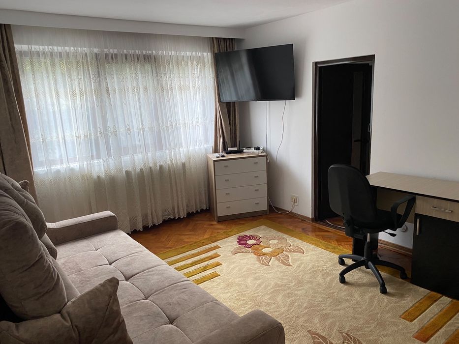 Inchiriez apartament TgJiu ,apartamentul este complect utilat , aer conditionat , loc de parcare , zona 9 mai , Aleea teilor linga liceul Ecaterina .