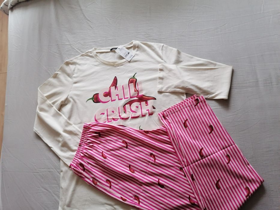 Дамски пижами, размер Л, нови