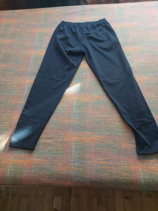 Vind 2 Treninguri noi cu eticheta xl, unul de la Nike și celalalt de l