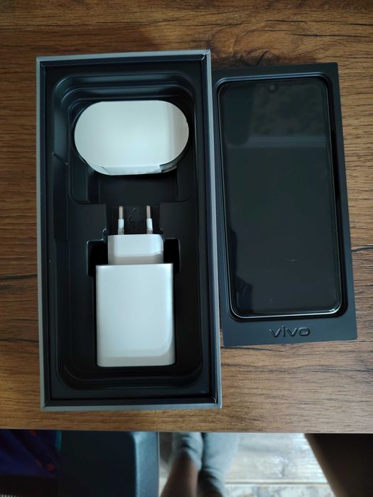 Телефон Vivo v25e