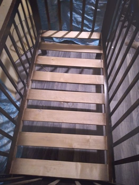 Продам детскую кроватку