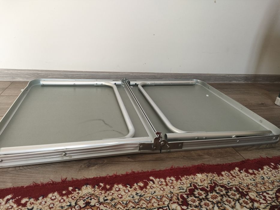 Стол раскладной.