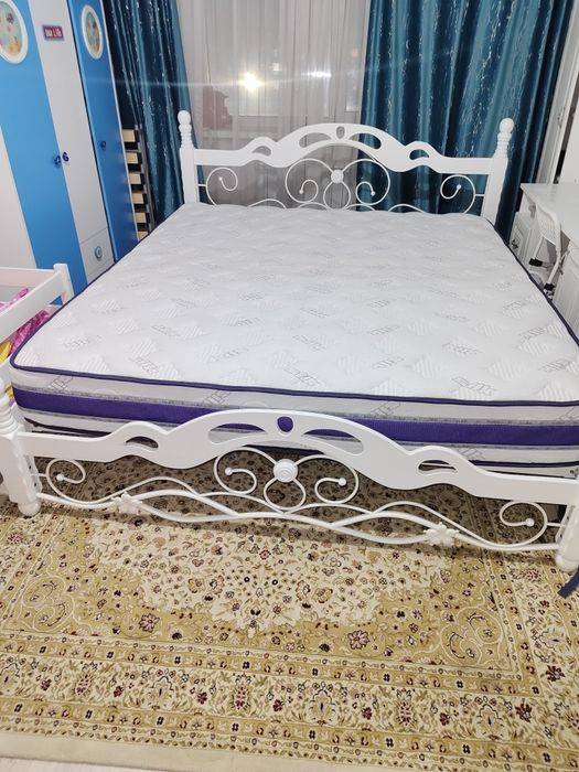 Кровать 200х180.200х140 2шт