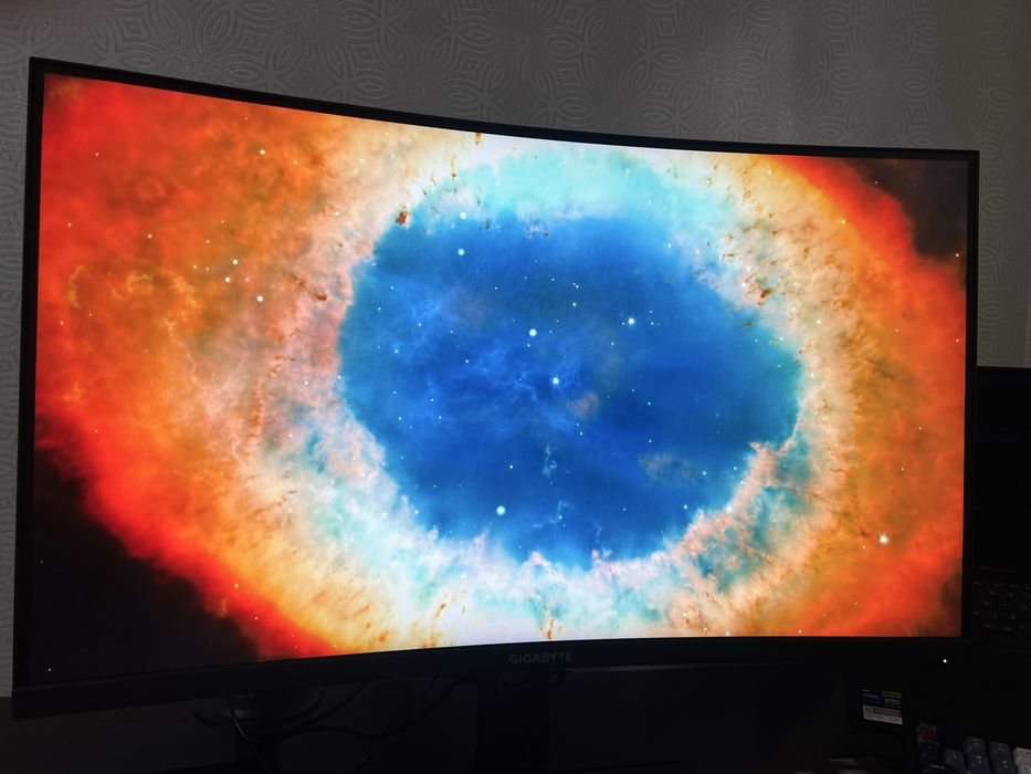 Монитор Gigabyte m32qc