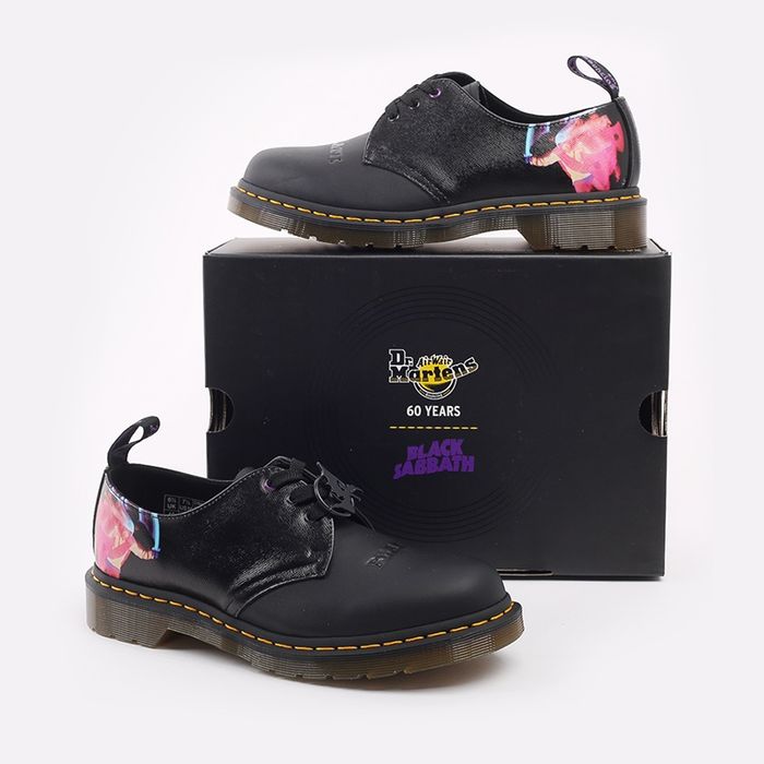 Dr. MARTENS black