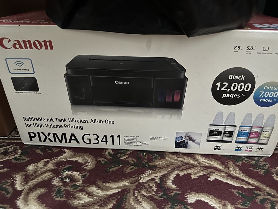 Стенка и стол-стул, Писменный стол и принтер