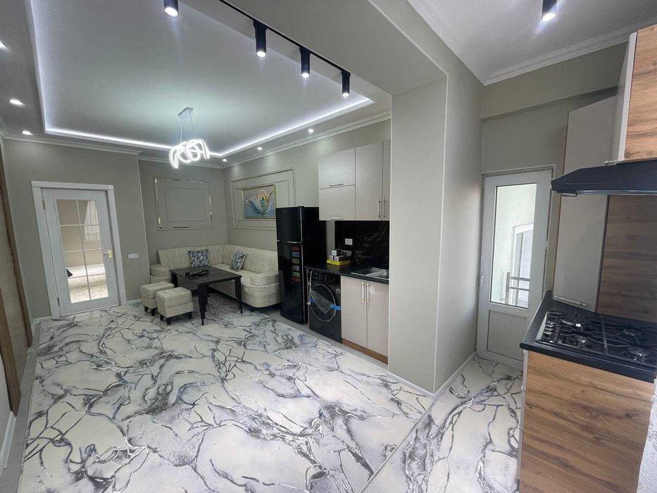 Vokzal hududida kvartira zudlik bilan sotiladi!