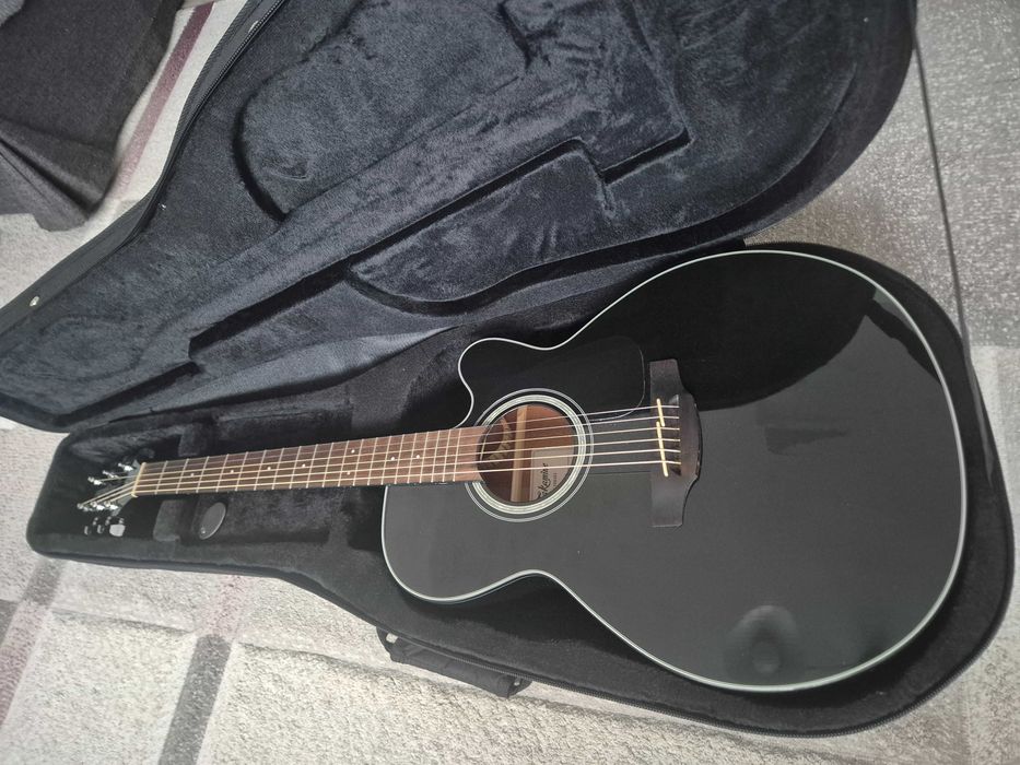 Chirara electro acustica Takamine