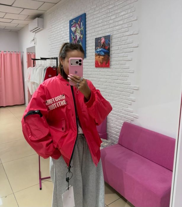 Продам бомбер весенний