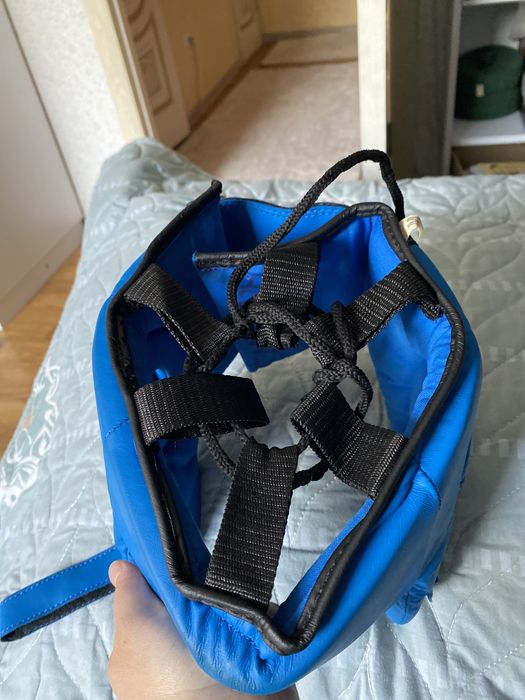 Шлем Адидас, продается