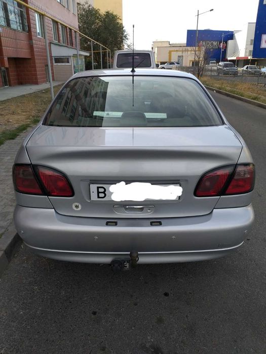 Машина Nissan Primera