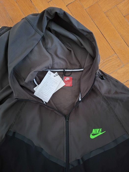 Nike tech размер L цена 95 лева/ 48.55 евро