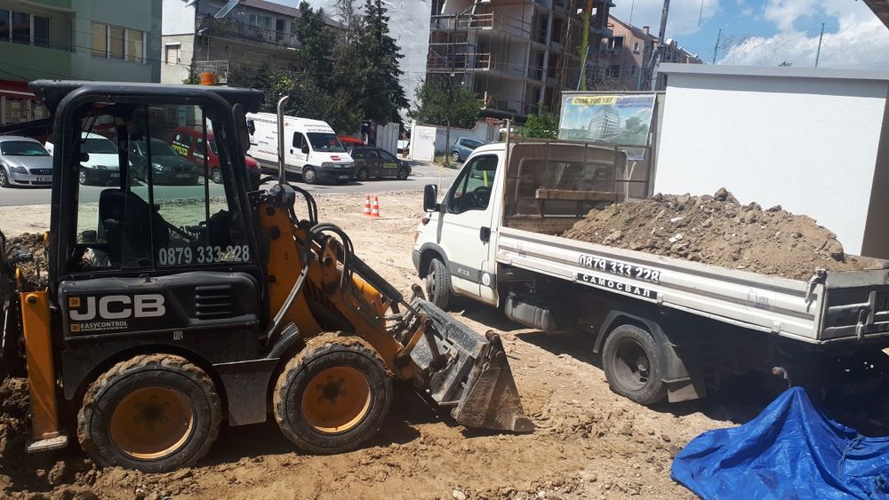 Услуги с мини комбинирани,багер,мини верижен багер, бобкат и  самосвал